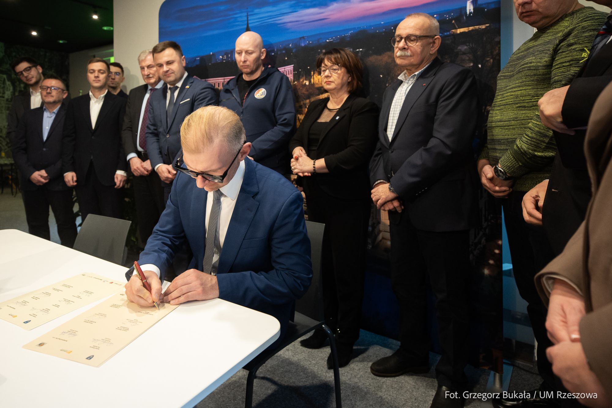 zdjęcie z konferencji Re: Hub, dotyczącej pomocy ofiarom wojny na Ukrainie w Rzeszowskim Urban Labie, fot. Grzegorz Bukała, Urząd Miasta Rzeszowa
